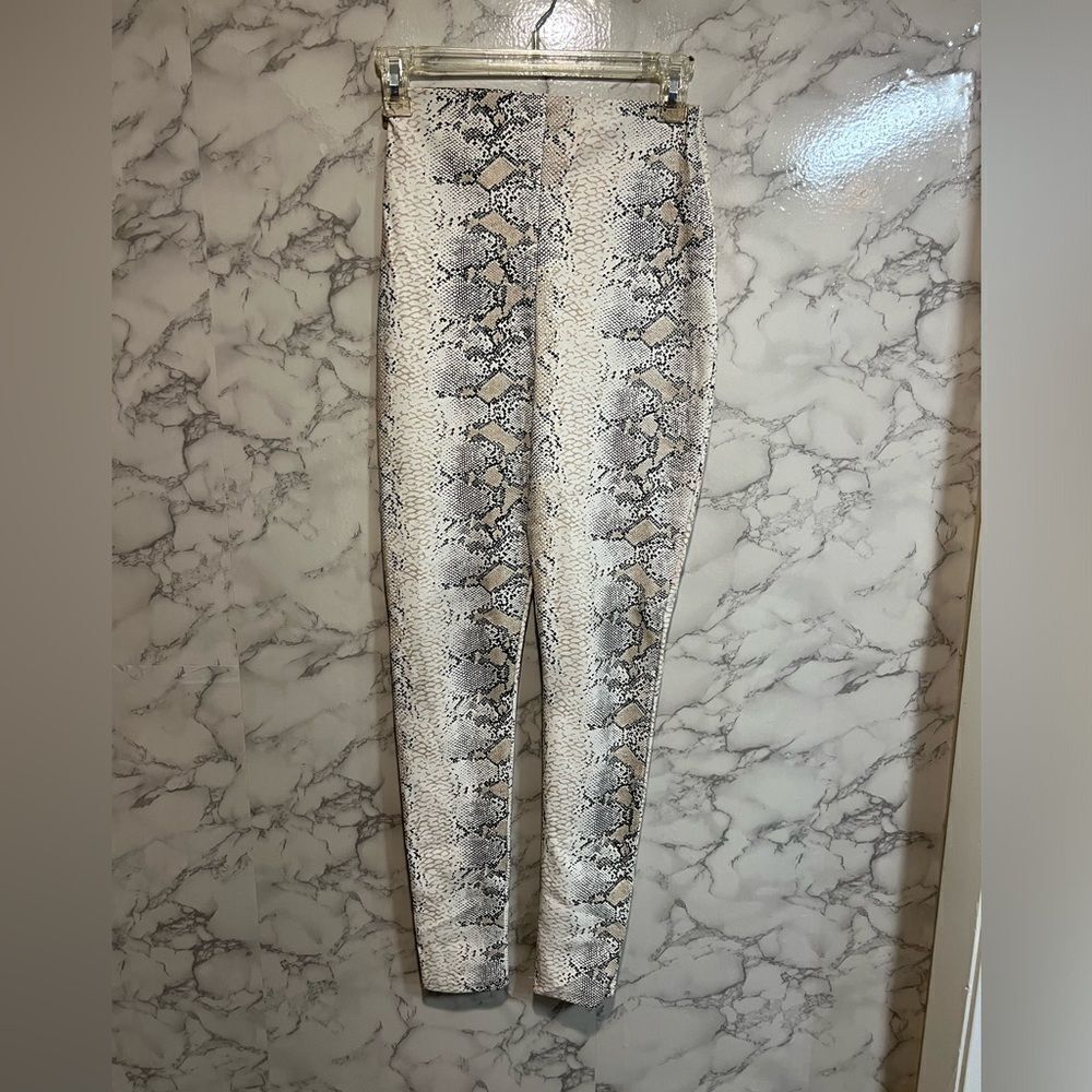 PRETTY LITTLE THING Faux Leather White Black Tan Snake Print Leggings Size 2